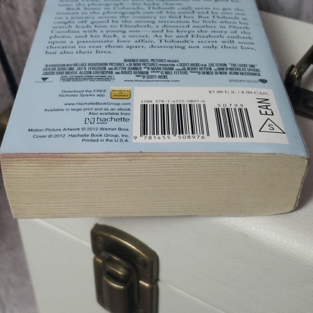 The Lucky One Book by Nicholas Sparks - Picture 3 of 5